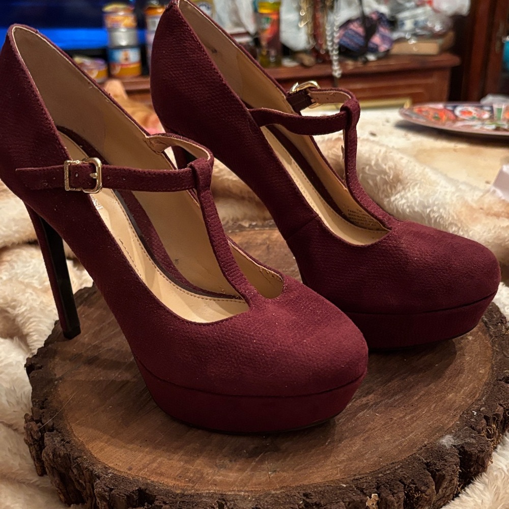 Gianni Bini Maroon T-Strap Heels
